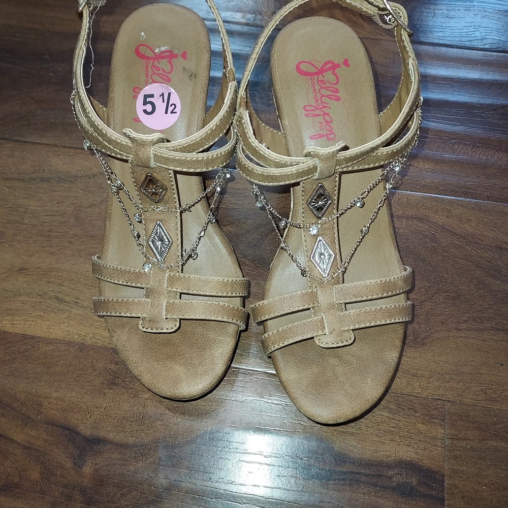 Women's Tan Wedges